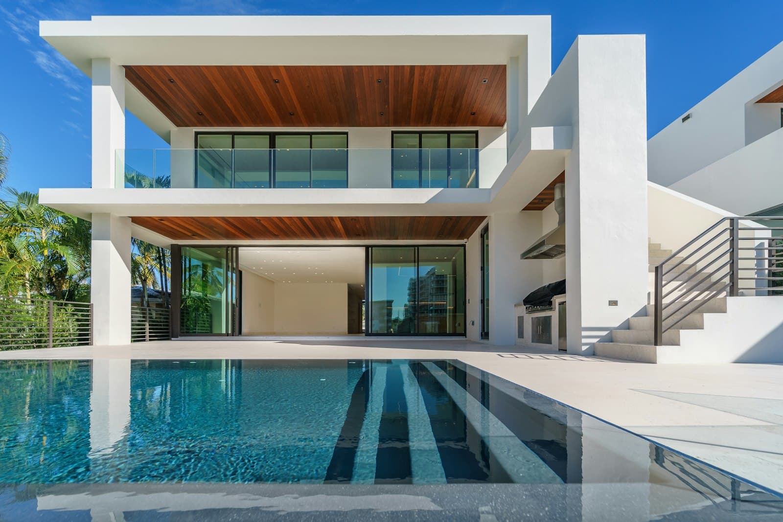Homes & Villas