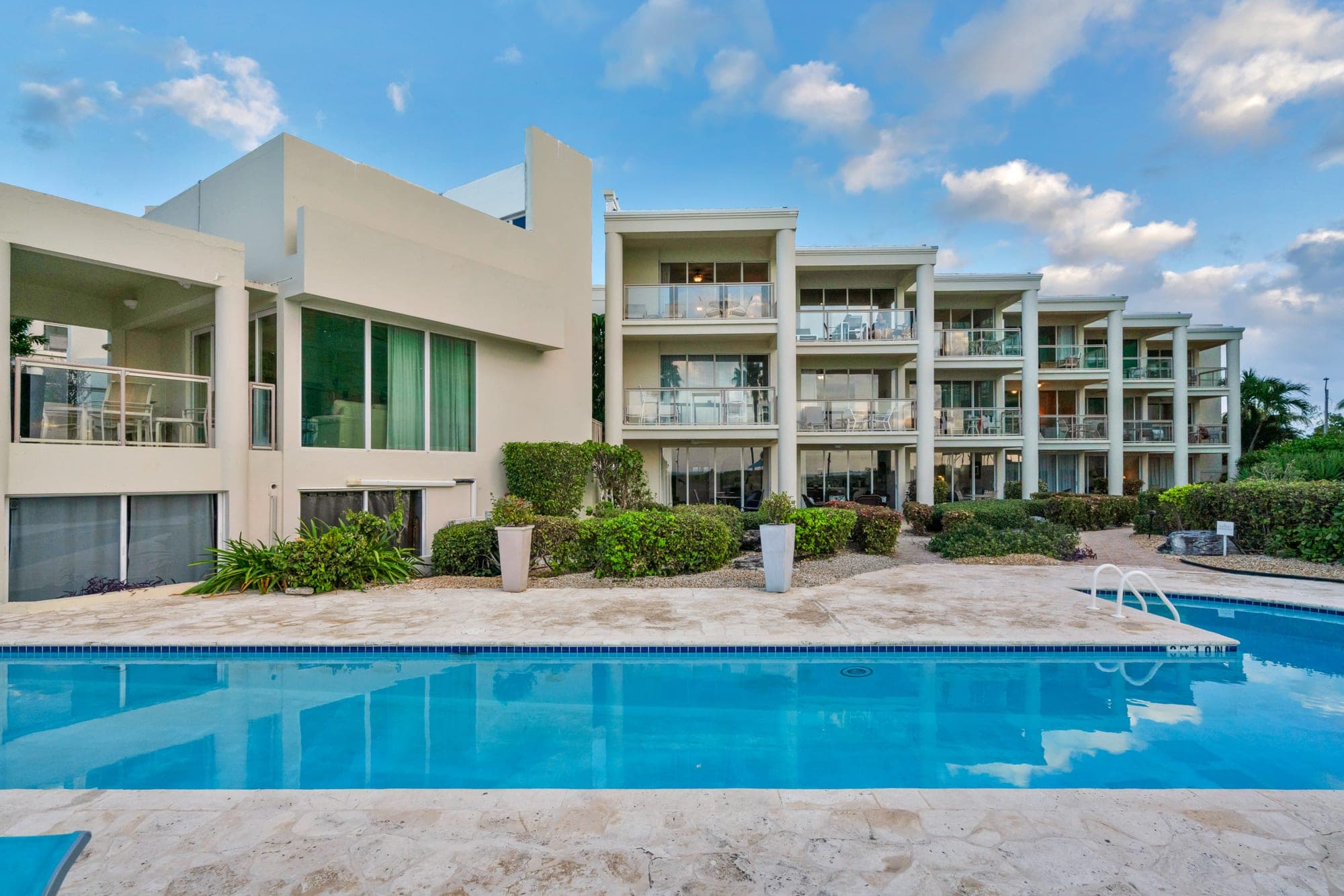 4301 Top-Floor Oceanview — photo 9