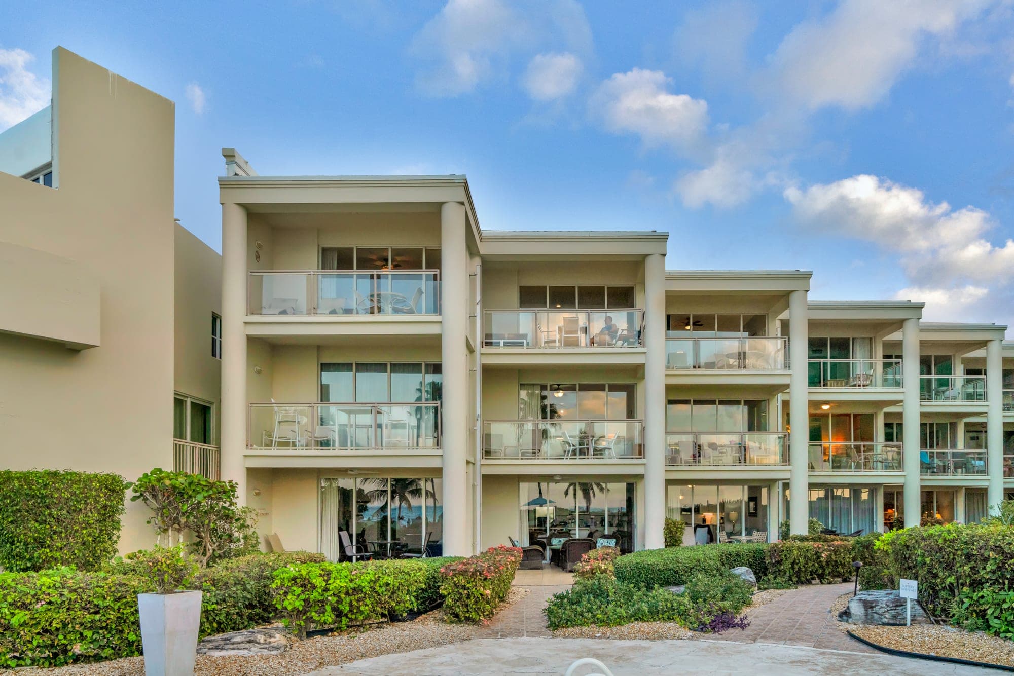 4301 Top-Floor Oceanview — photo 10
