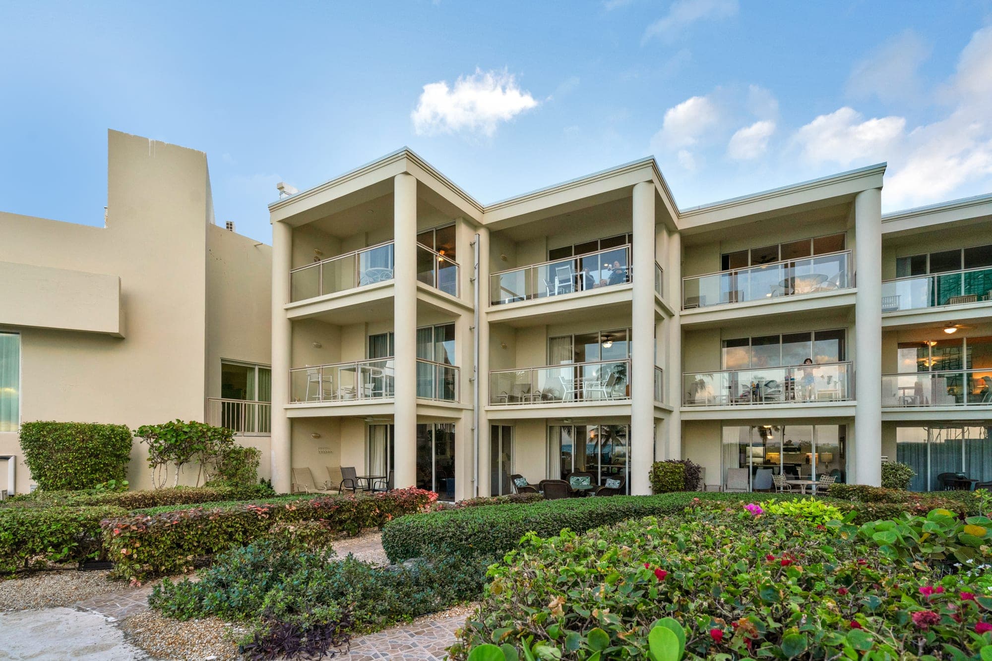 4301 Top-Floor Oceanview — photo 12
