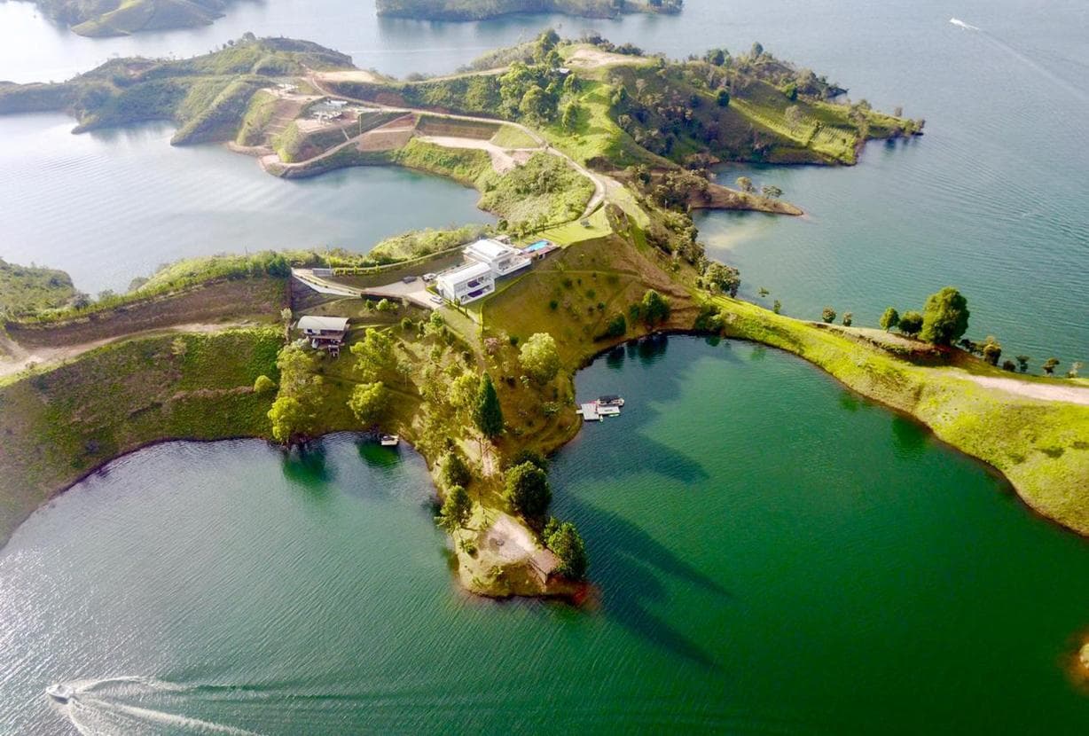 Gutape Lake House